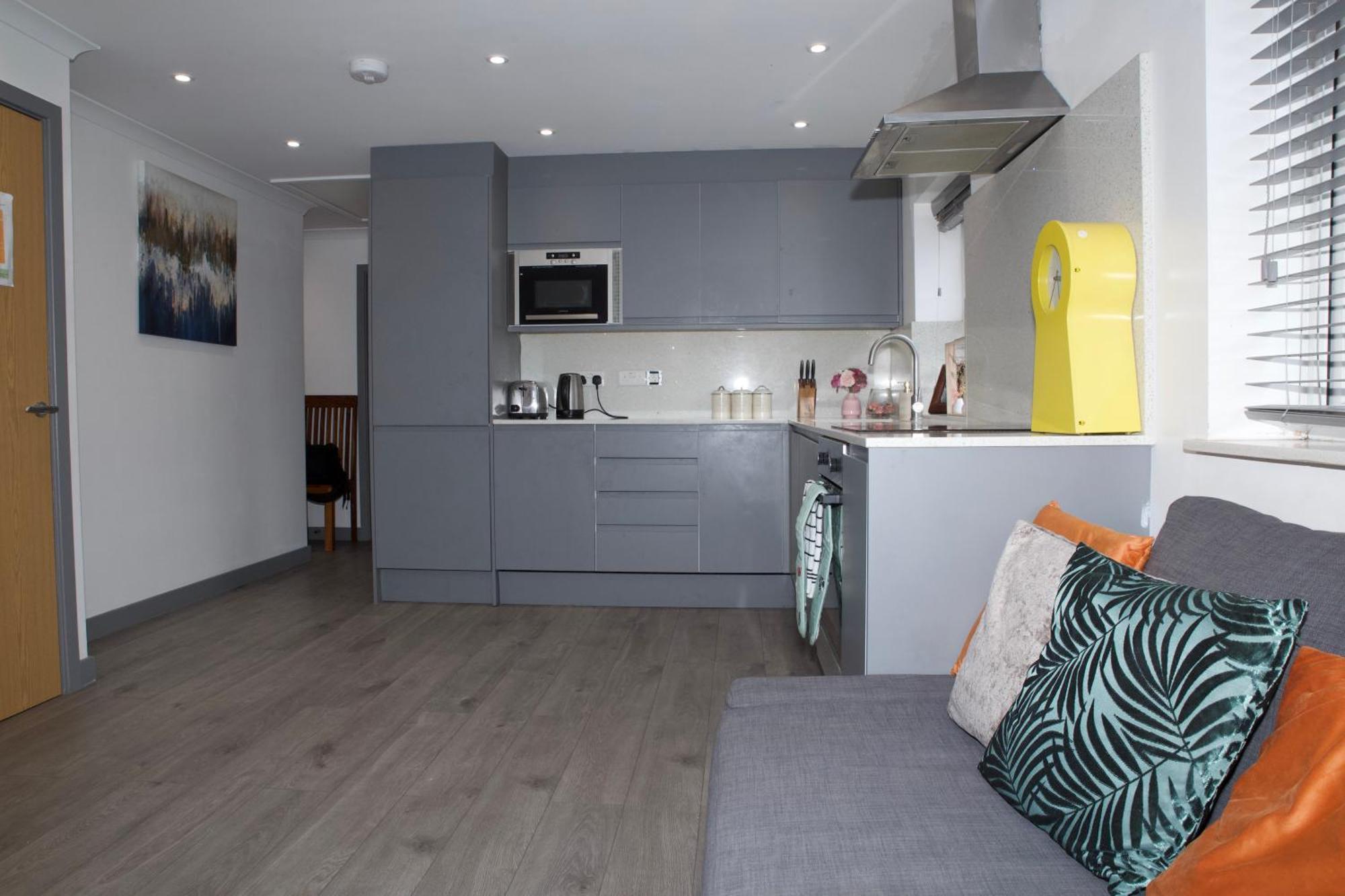 Spacious Modern 2 Bed Flat In City Centre Ридинг Экстерьер фото