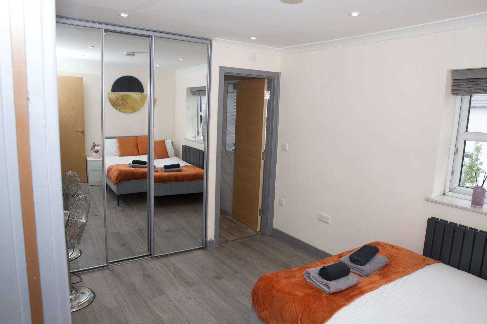 Spacious Modern 2 Bed Flat In City Centre Ридинг Экстерьер фото