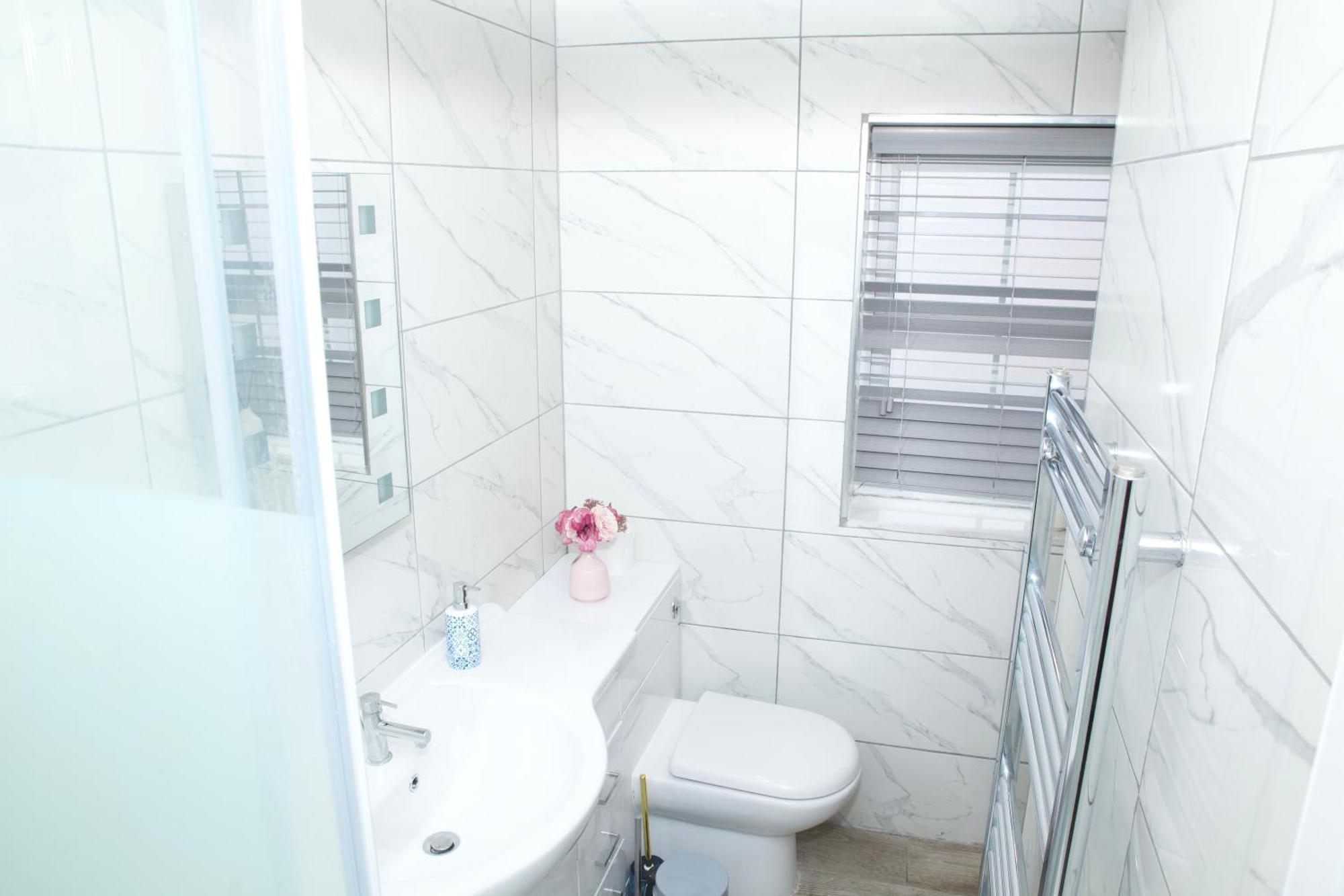Spacious Modern 2 Bed Flat In City Centre Ридинг Экстерьер фото